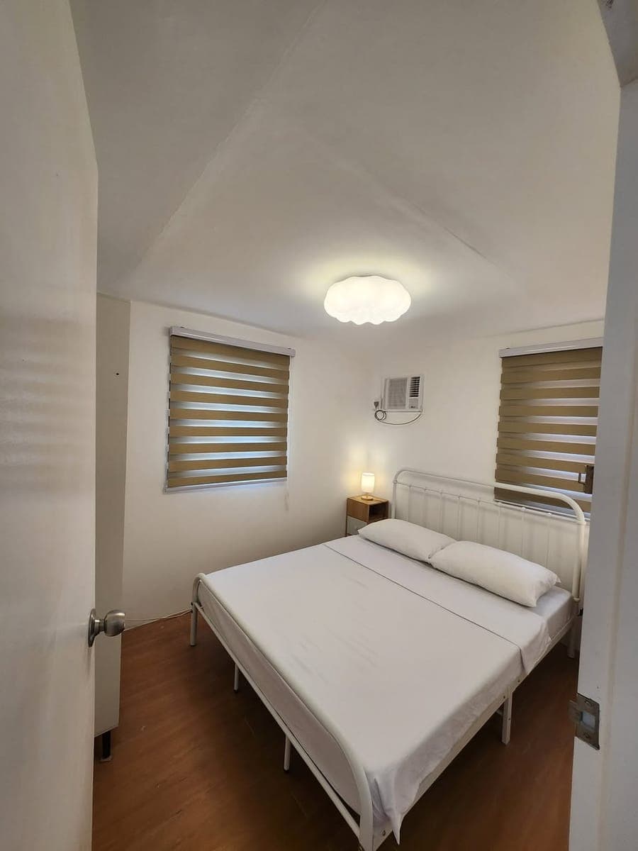 Beautiful minimalist house for rent in a secured subdivision - photo 5