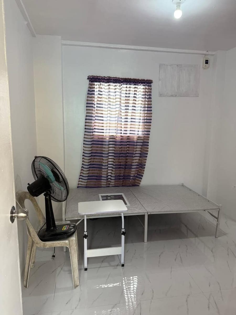 FOR STUDENTS ONLY! - photo 1