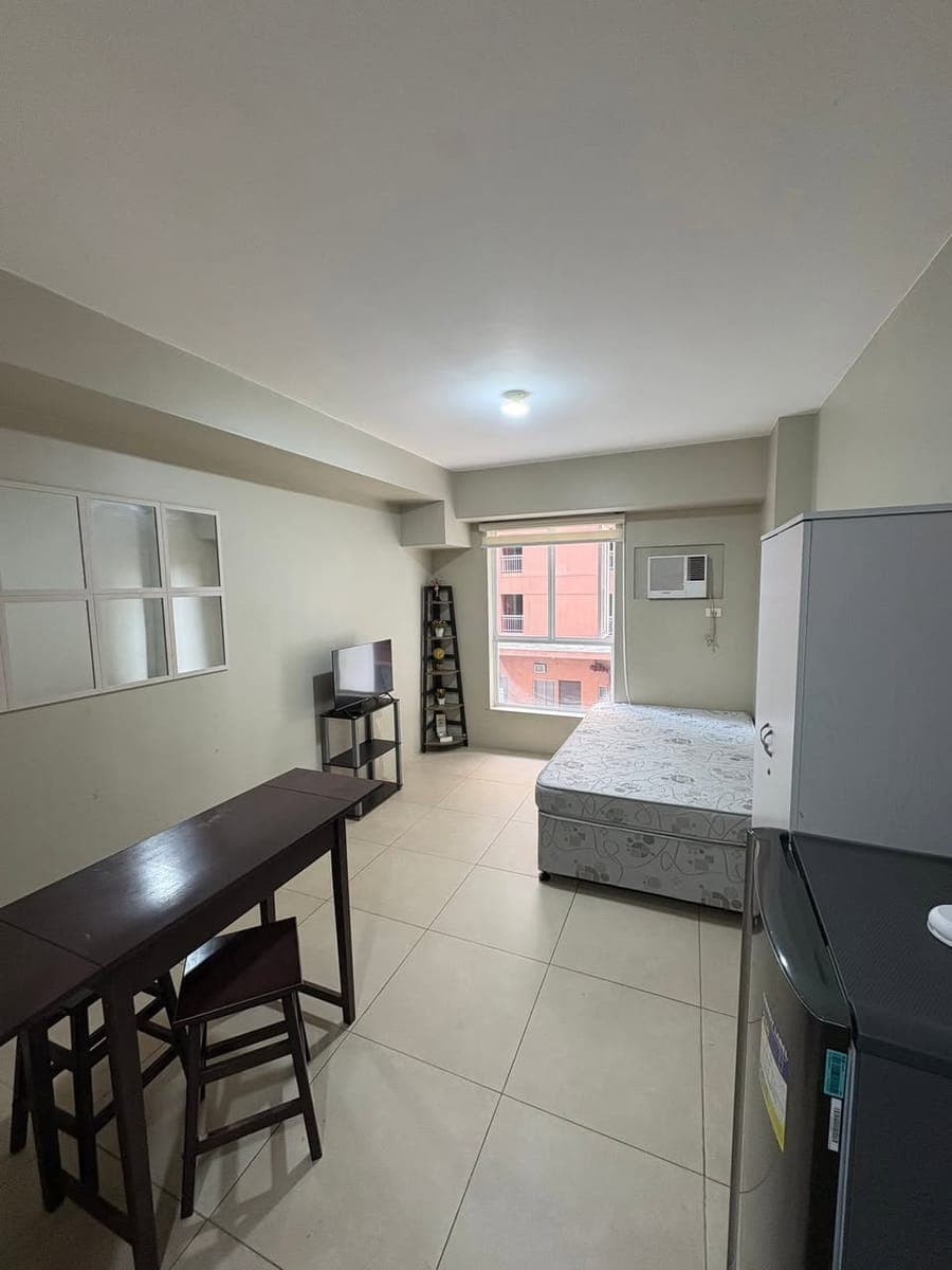FOR RENT Studio unit  condo near PATTS,MOA & NAIA - photo 1