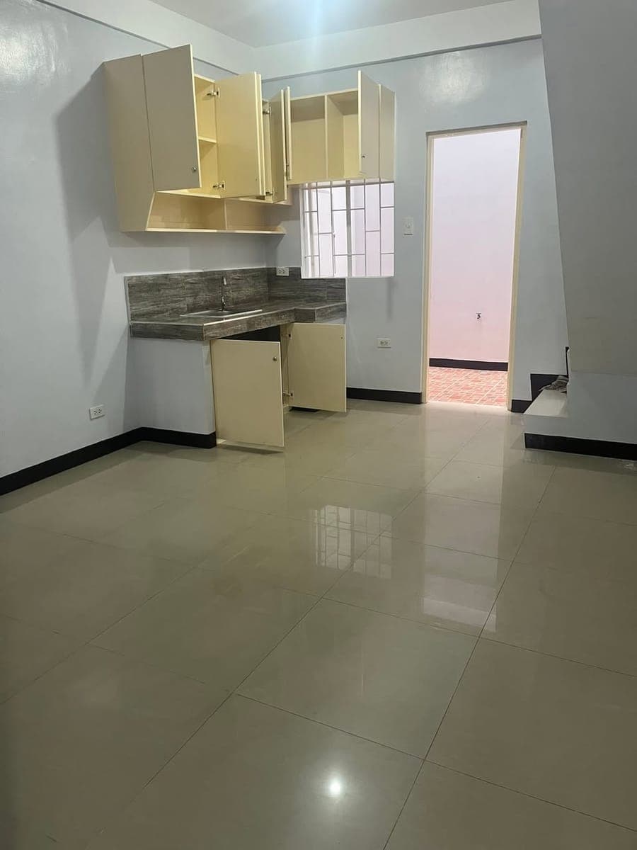duplex for rent 20 k monthly 2 months deposit 1 month advance  with 11 pdc check 2 rooms 2 cr 1 car... - photo 3