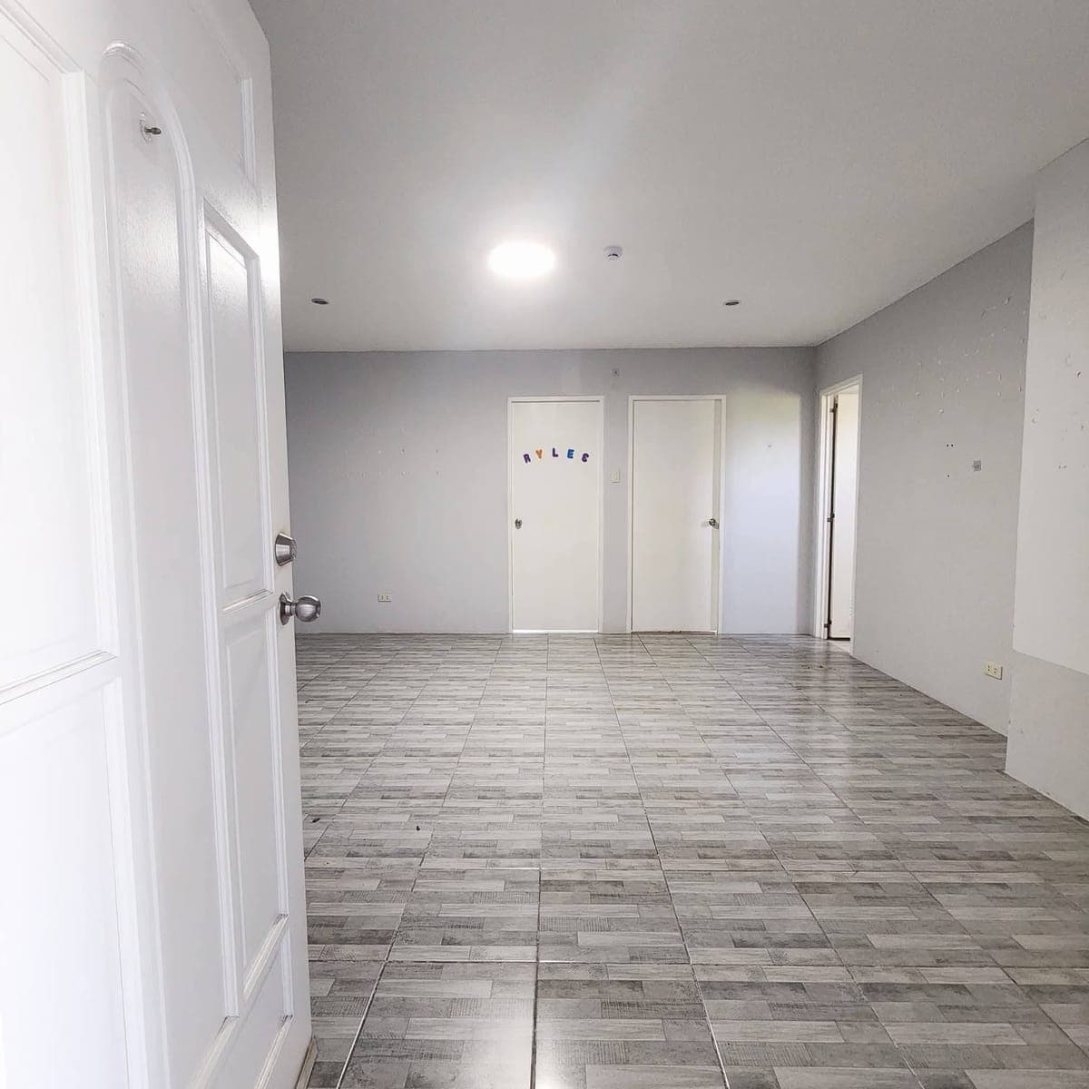 FOR RENT | 2 Bedroom Condo Style Apartment - photo 1