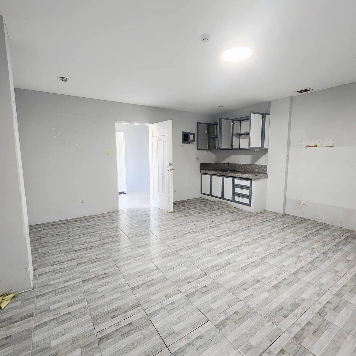 FOR RENT | 2 Bedroom Condo Style Apartment - photo 2
