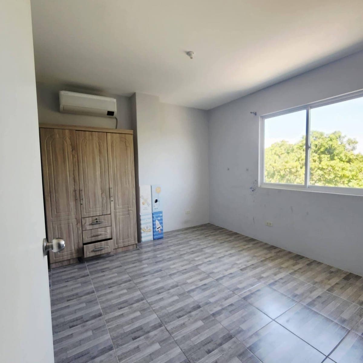 FOR RENT | 2 Bedroom Condo Style Apartment - photo 4