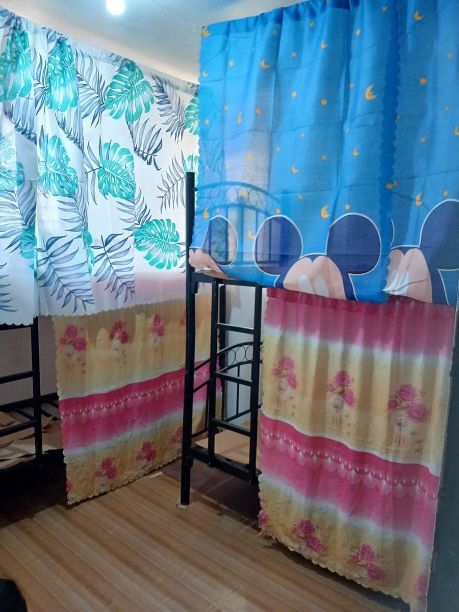 Bedspace Availble 1800 upperdeck all in - photo 2