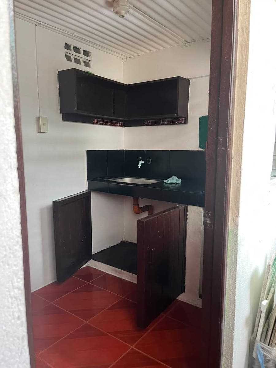 Pasolo valenzuela po location sarili metro ng kureyente at tubig 4k monthly 1 month advance 2 months deposit - photo 2