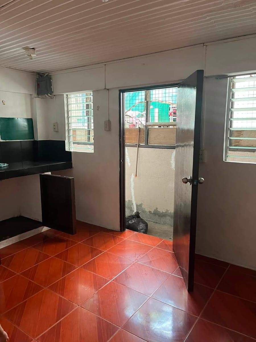 Pasolo valenzuela po location sarili metro ng kureyente at tubig 4k monthly 1 month advance 2 months deposit - photo 4