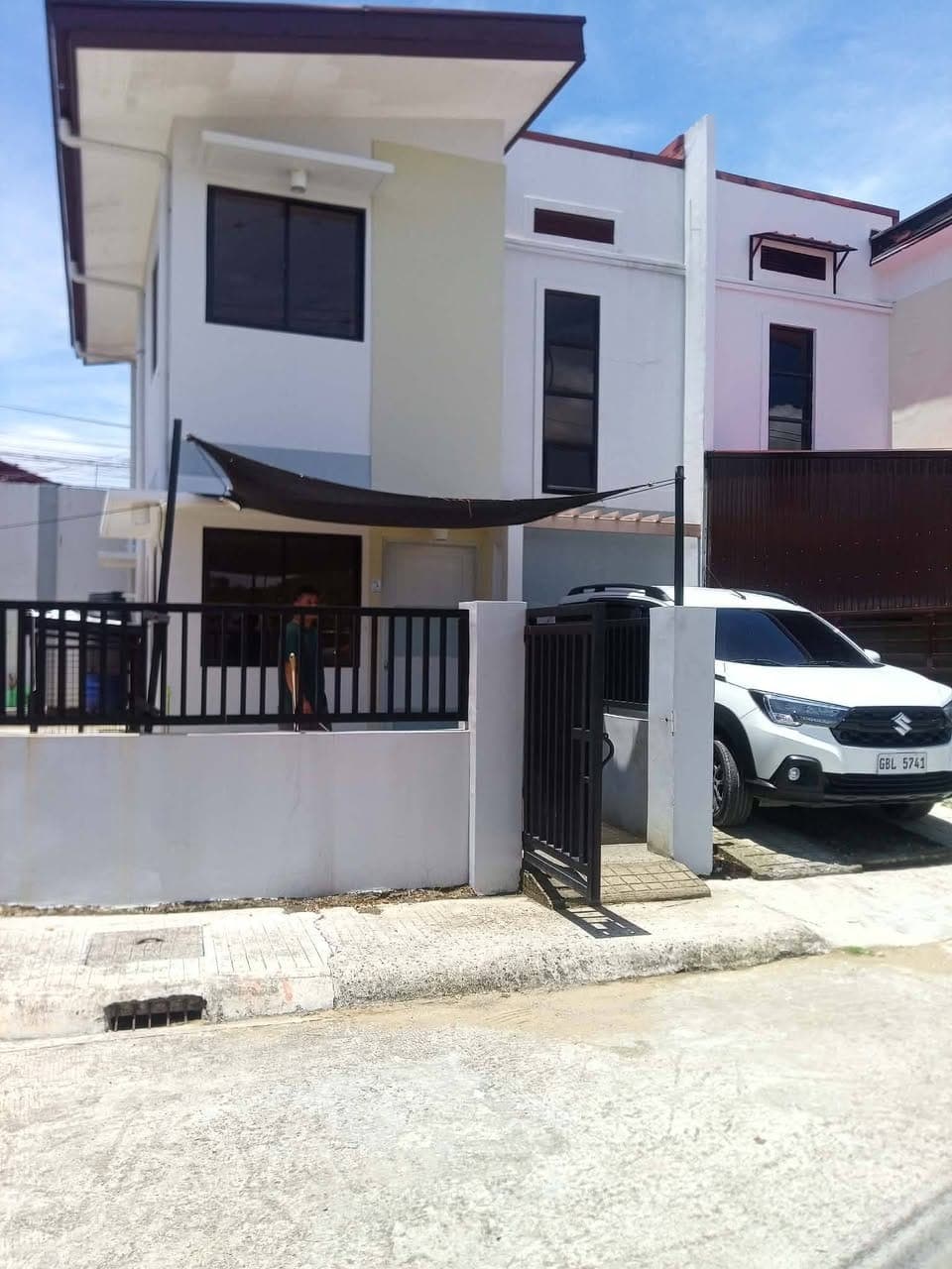 HOUSE FOR RENT - photo 1