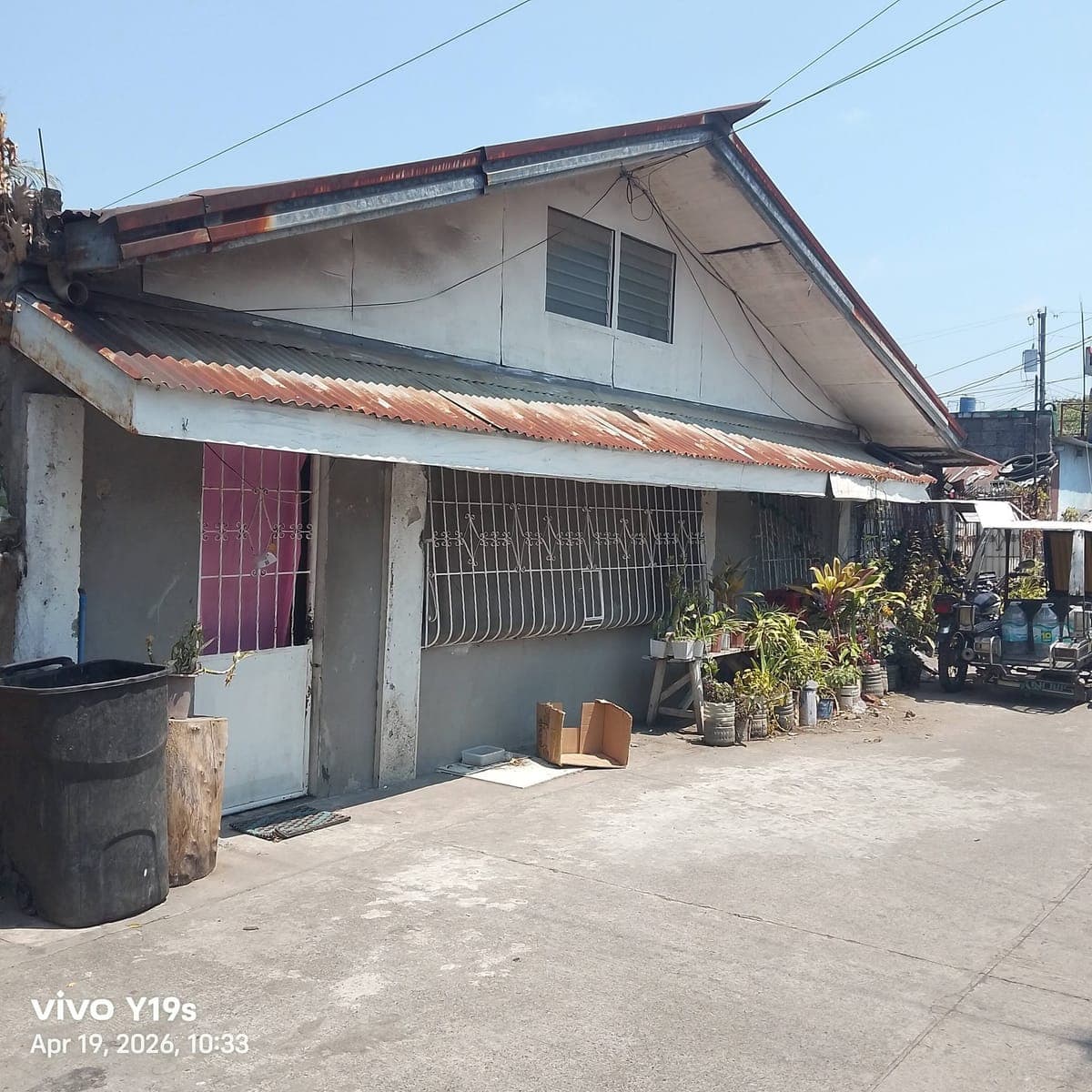 House for rent Brgy Bata lapit Brgy hall  1 room only - photo 1