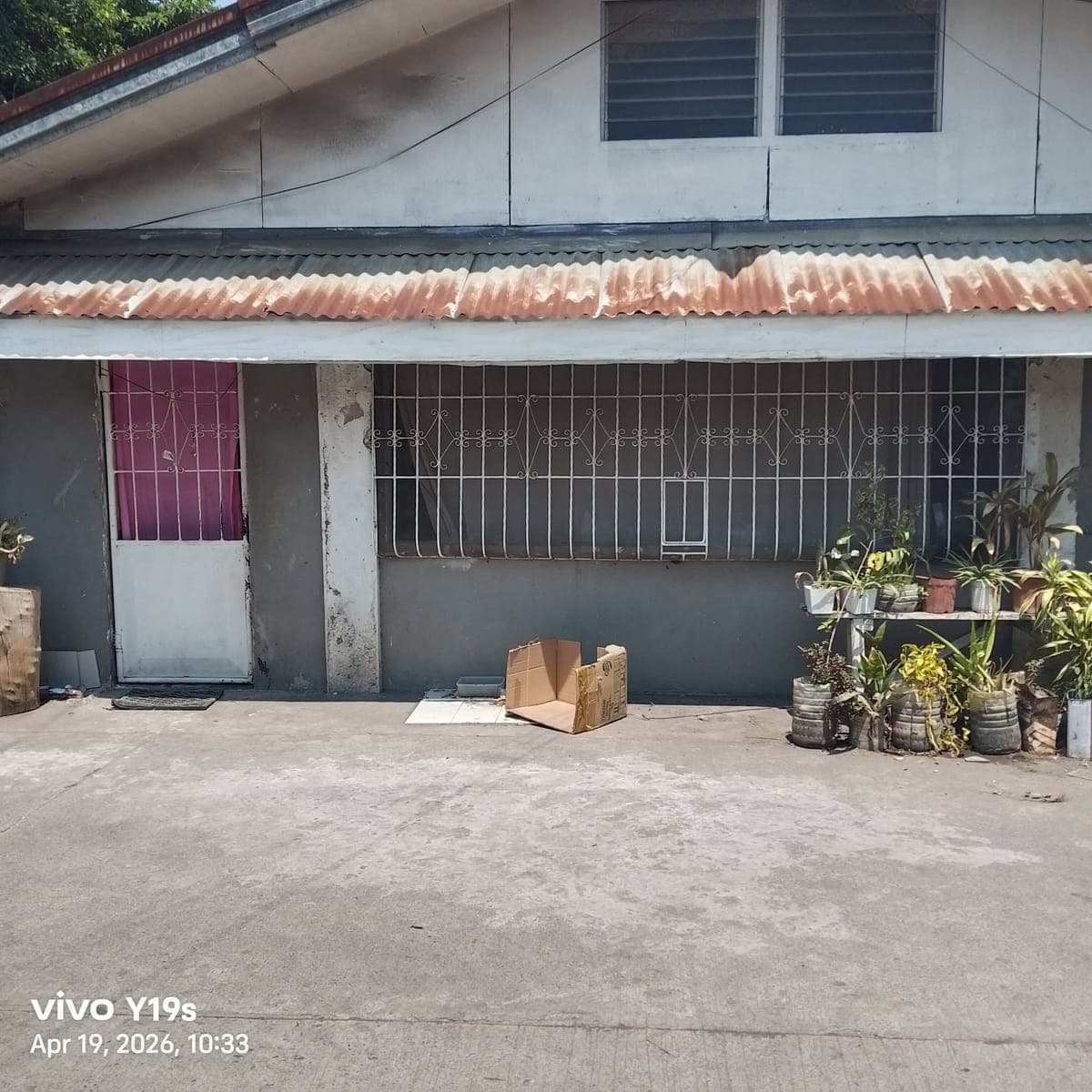 House for rent Brgy Bata lapit Brgy hall  1 room only - photo 2