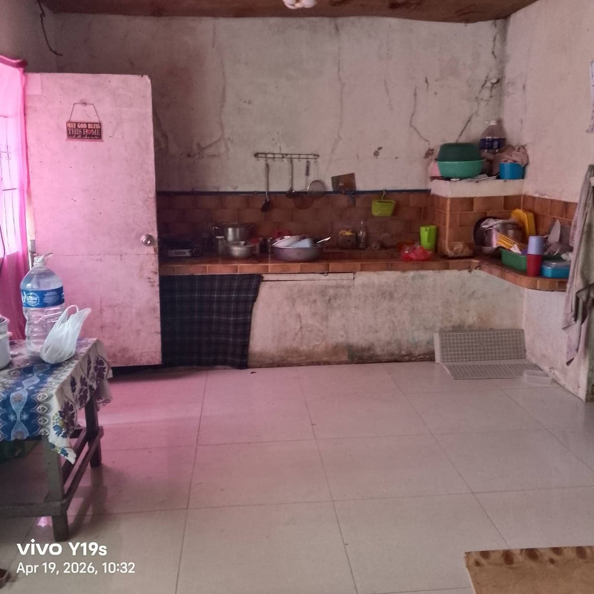 House for rent Brgy Bata lapit Brgy hall  1 room only - photo 4