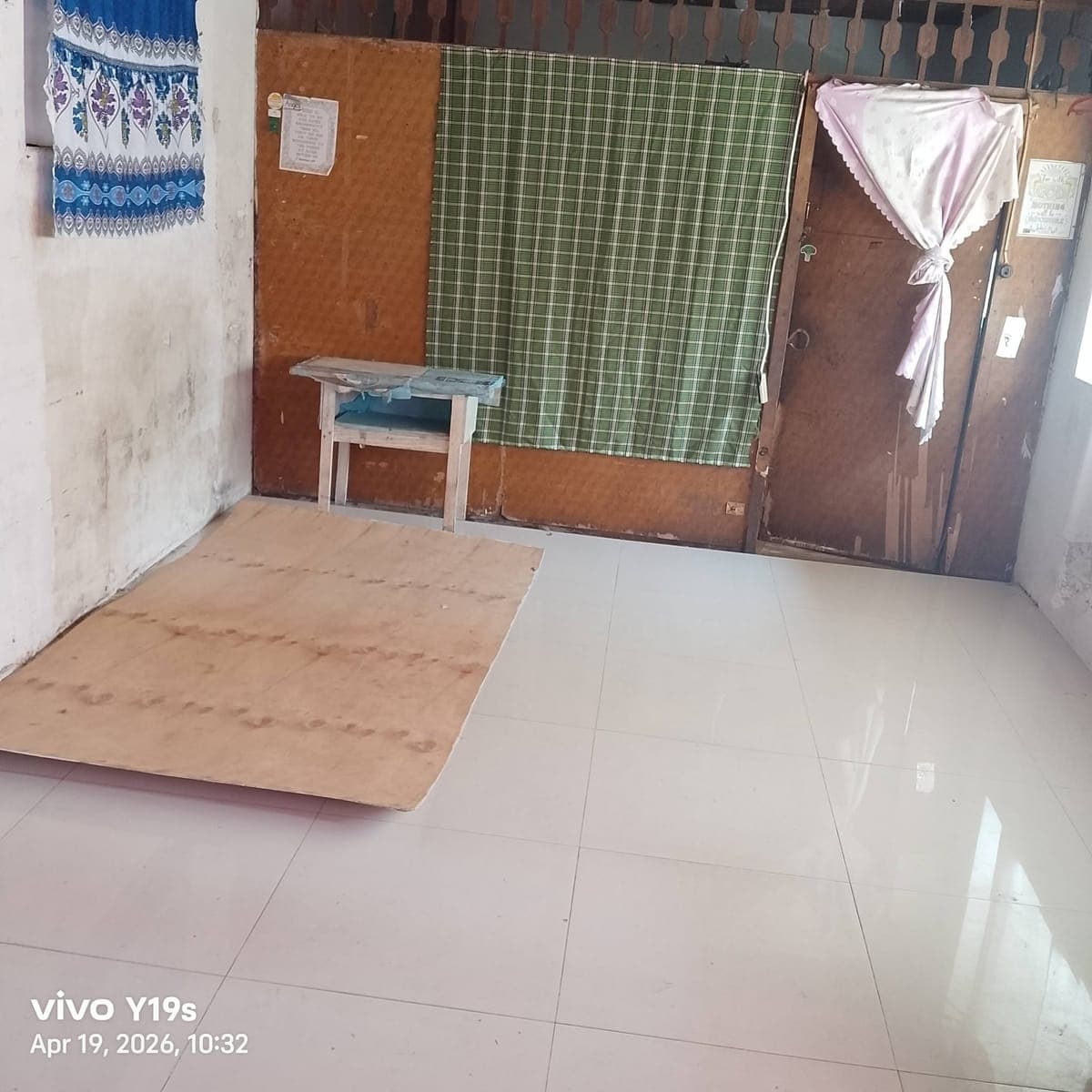 House for rent Brgy Bata lapit Brgy hall  1 room only - photo 5