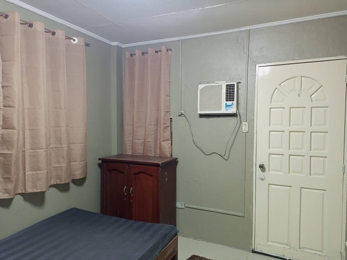 Furnished aircon room for rent, own cr and mini kitchen, bed with foam, table, cabinet, chair, mirro... - photo 1