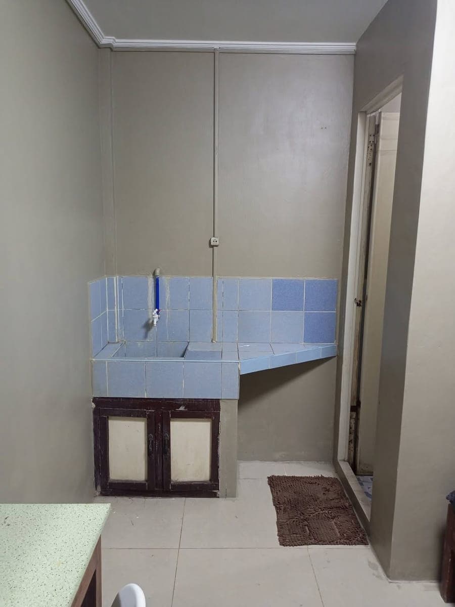 Furnished aircon room for rent, own cr and mini kitchen, bed with foam, table, cabinet, chair, mirro... - photo 3