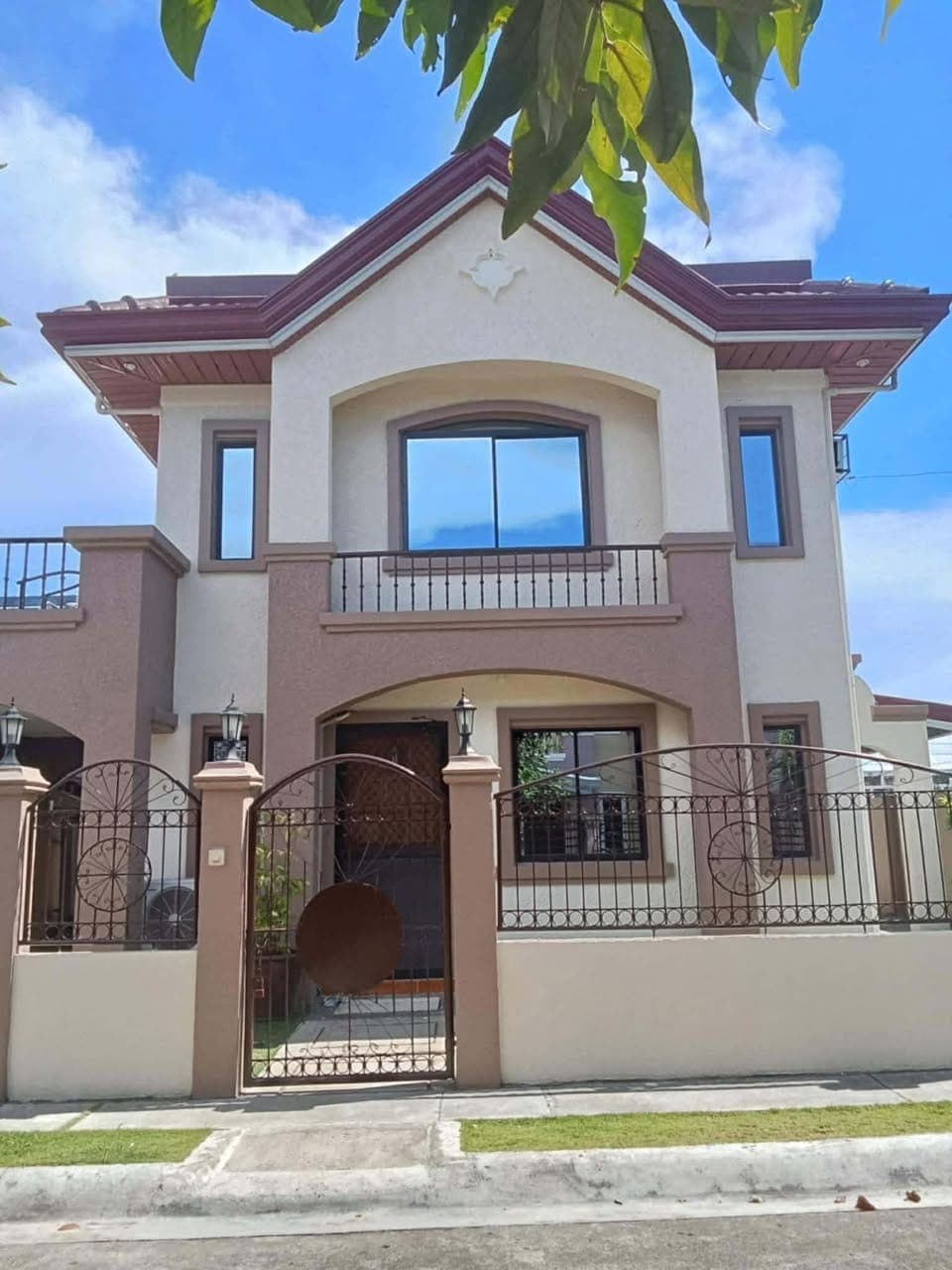 HOUSE FOR RENT - photo 1