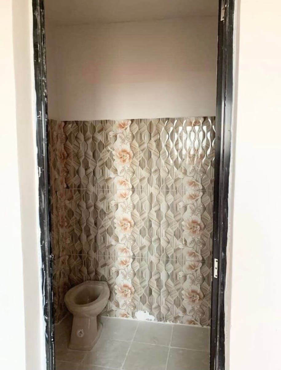 Apartment For rent. Studio type 3rd floor 7k monthly 2 months deposit 1 month advance plus 3k securi... - photo 4