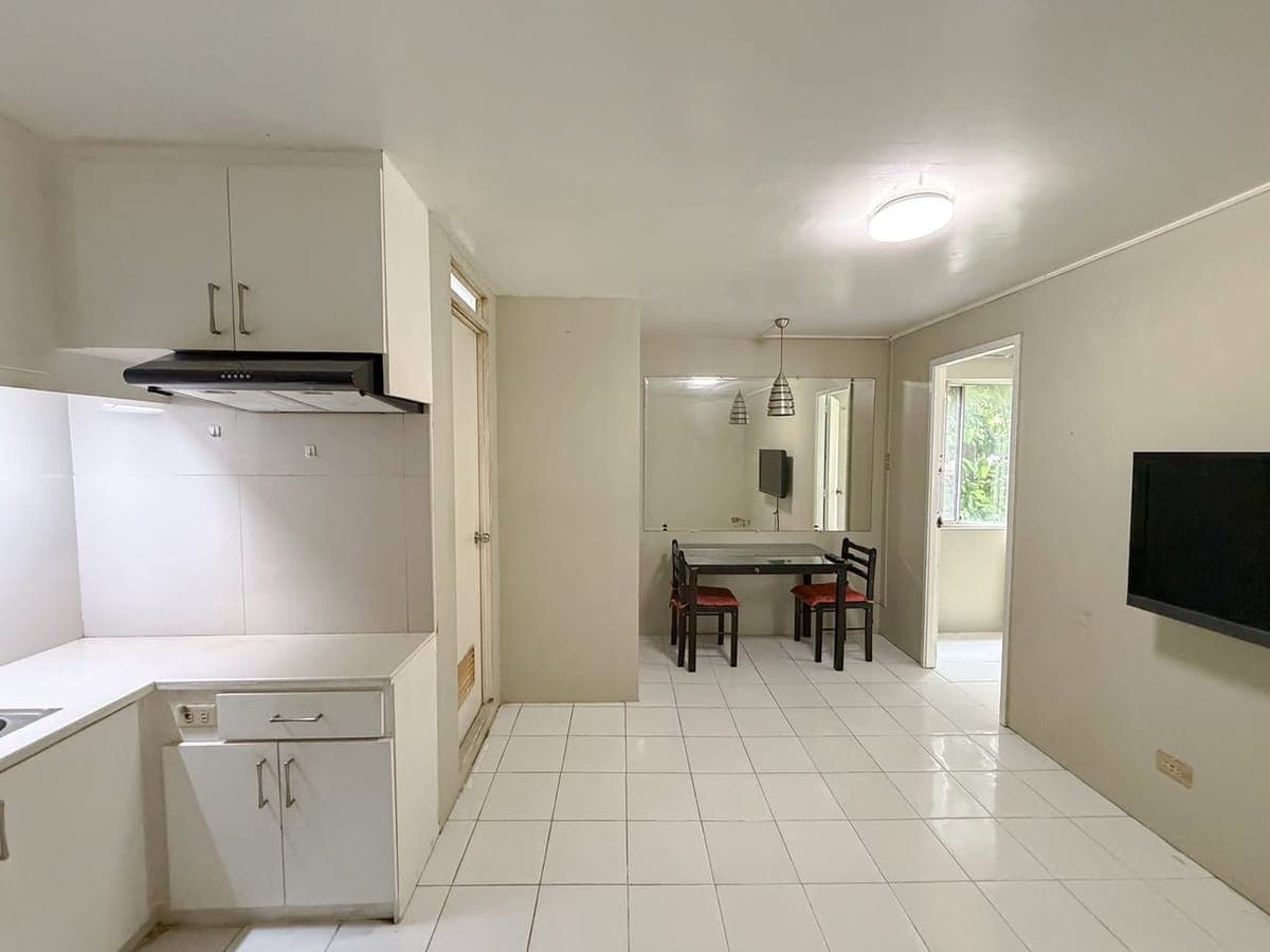 1BR UNIT BESIDE PATTS IN SUCAT FOR RENT - photo 2