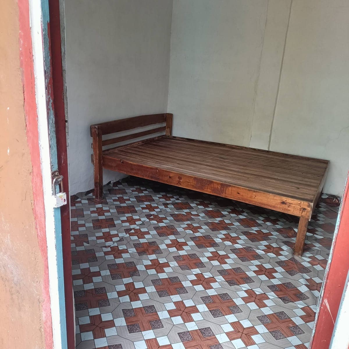 Available here Room for rent!! near panasiati@c, mega world, lopues east and PSA...1 mnth deposit on... - photo 1