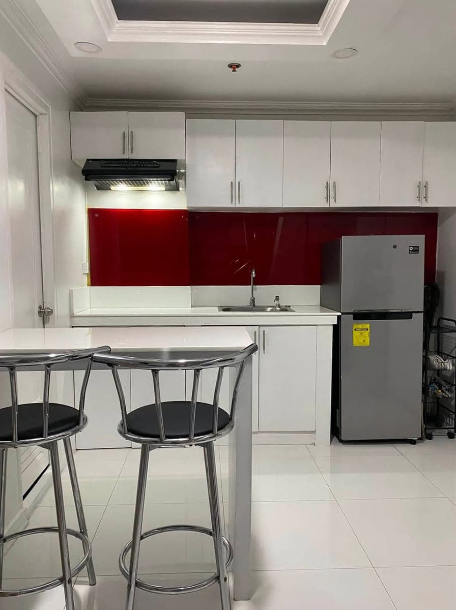 🏡 3-Bedroom Fully Furnished Condo for Lease - Walking Distance to OLFU - photo 4