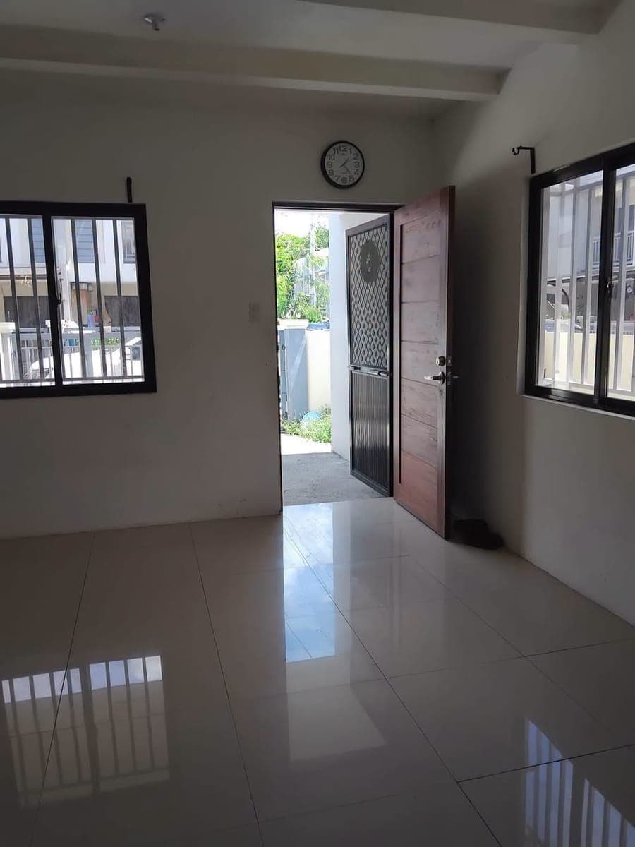 House and lot for sale /rent - photo 1