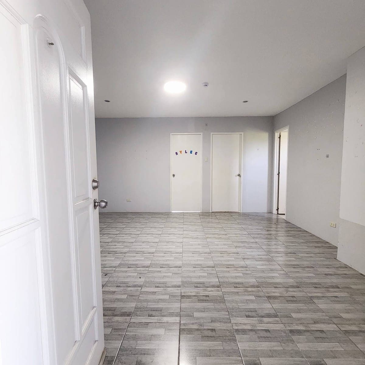 FOR RENT | 2 Bedroom Condo Style Apartment - photo 1