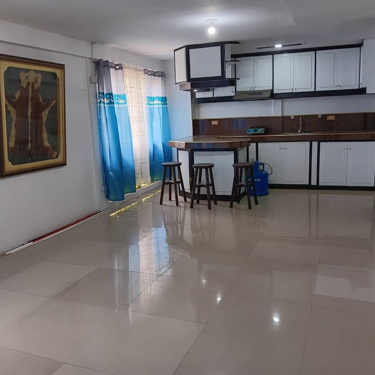 For Rent: 2 storey condominium unit in Westmont Village, Sucat,  Paranaque. Walking distance from Pa... - photo 1