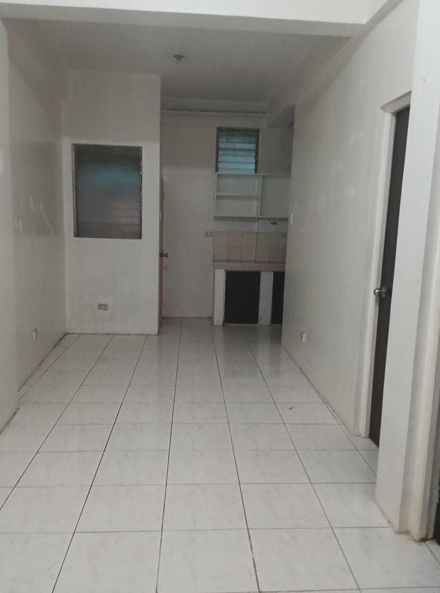 condo type apartment for rent 2 bedroom near.olivarez college - photo 1