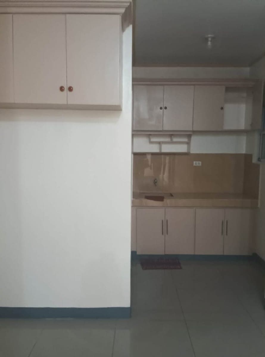 2 bedroom with parking fortunata village 18k 2 month deposit 1 month advance own meralco open for viewing - photo 3