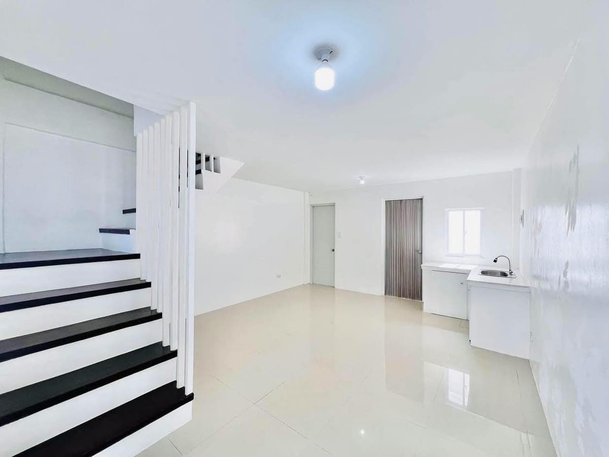 Apartment Unit for lease - photo 2