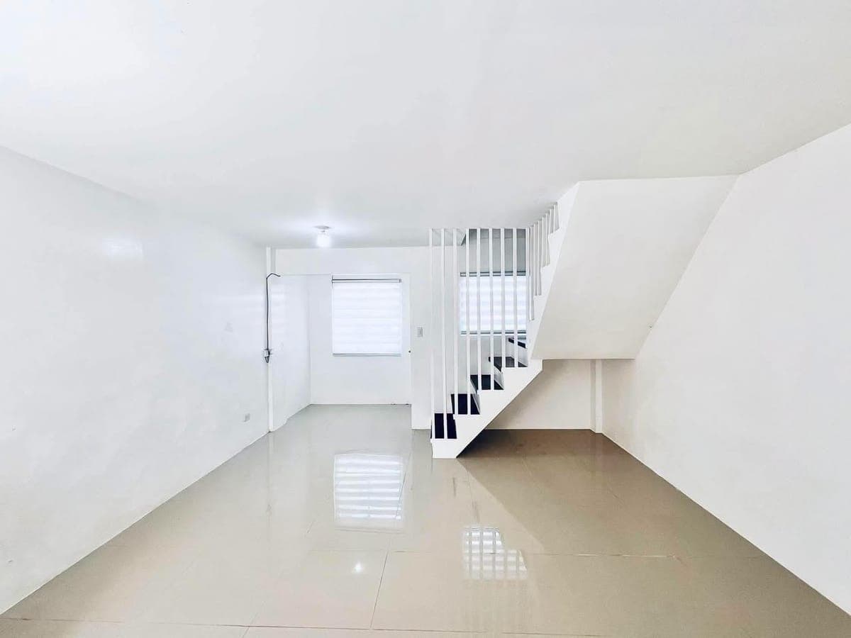 Apartment Unit for lease - photo 3
