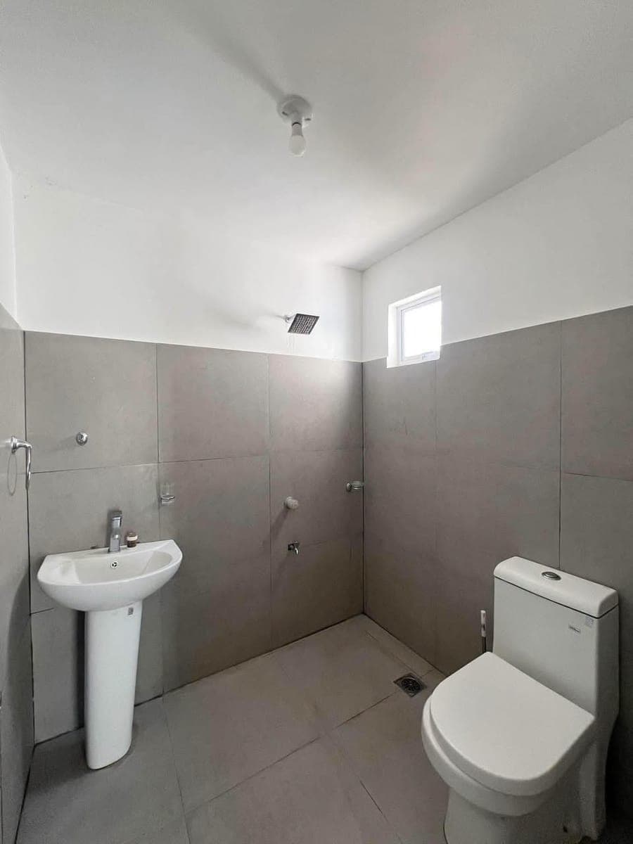 Apartment Unit for lease - photo 4