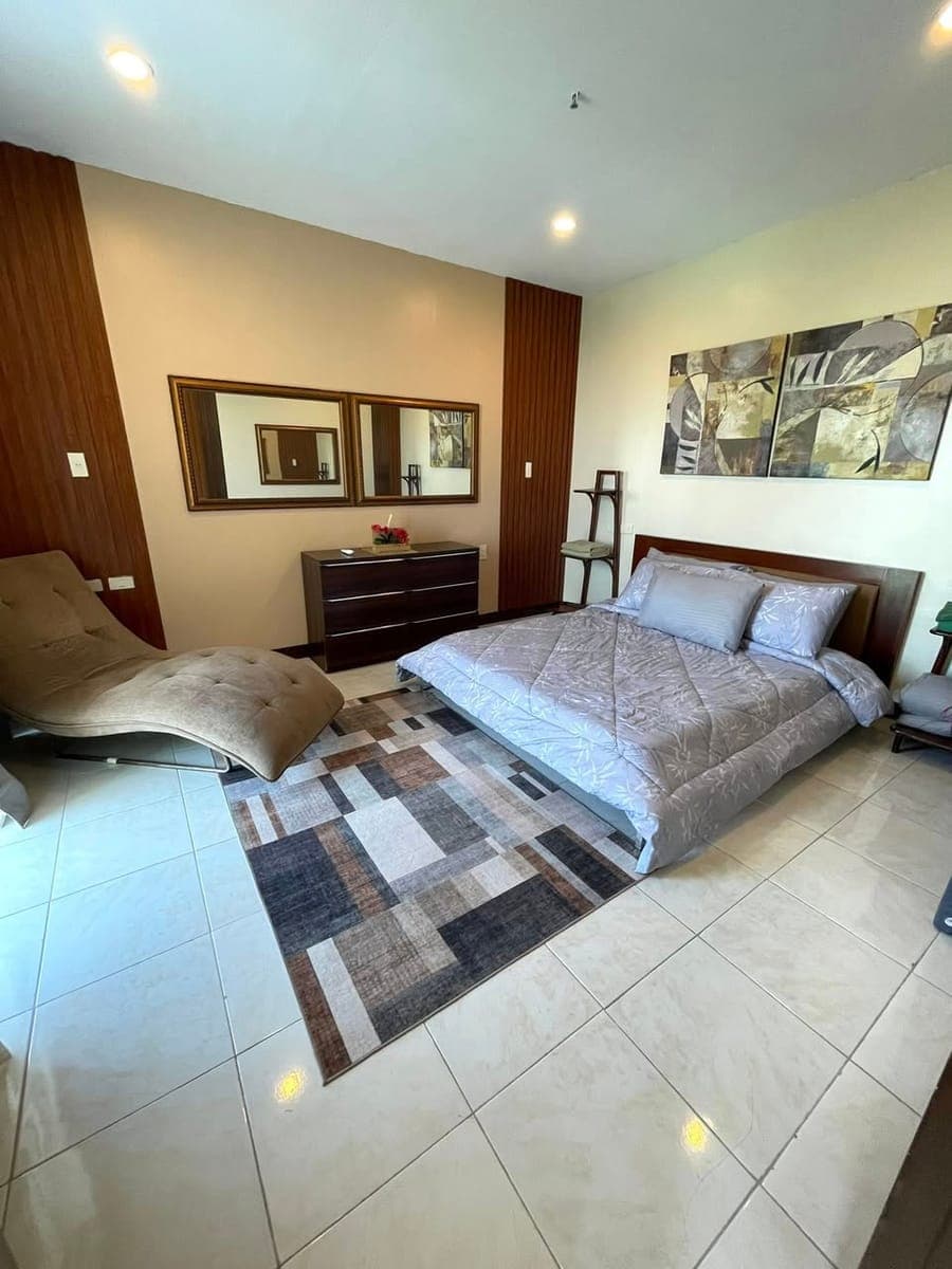 1 BEDROOM CONDO FOR RENT SEA VIEW W/ BALCONY FULLY FURNISH IN MACTAN LAPU LAPU - photo 1