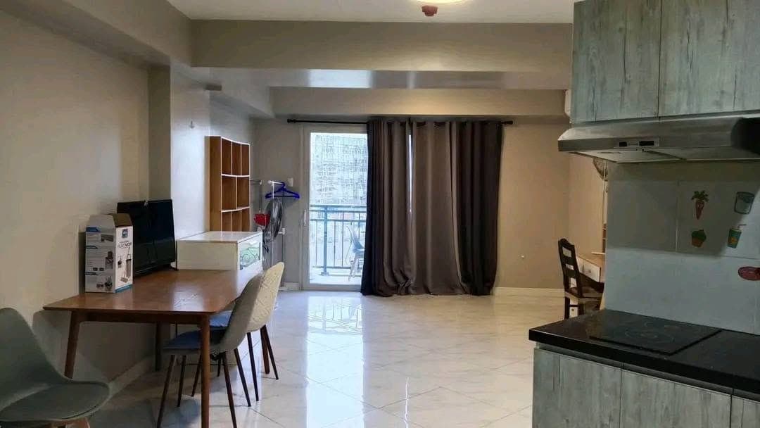 ₱30K MONTHLY‼️ | SPACIOUS 1BR UNIT WITH BALCONY IN MONARCH PARKSUITES - photo 2