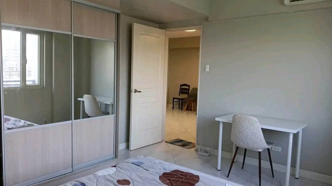 ₱30K MONTHLY‼️ | SPACIOUS 1BR UNIT WITH BALCONY IN MONARCH PARKSUITES - photo 3