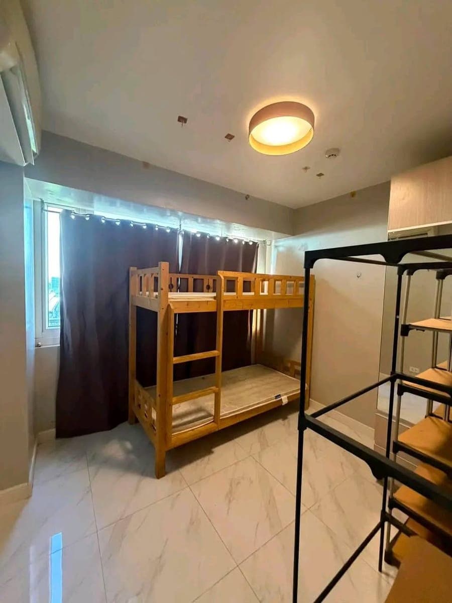 20K MONTHLY IN MONARCH PARKSUITES‼️ - photo 1