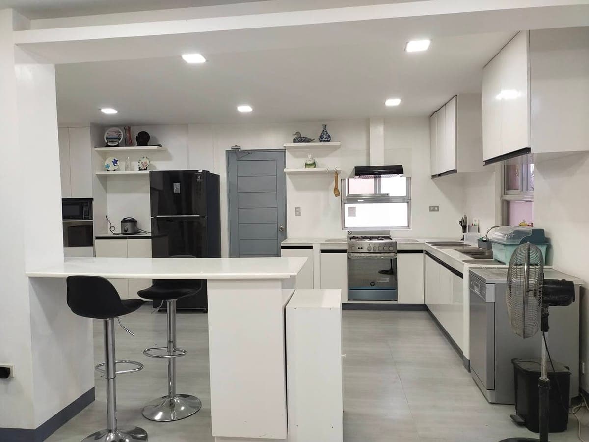 House for rent in Marcelo Green Village near SM Bicutan. Fully furnished with 6 bedrooms, 4 toilets,... - photo 4