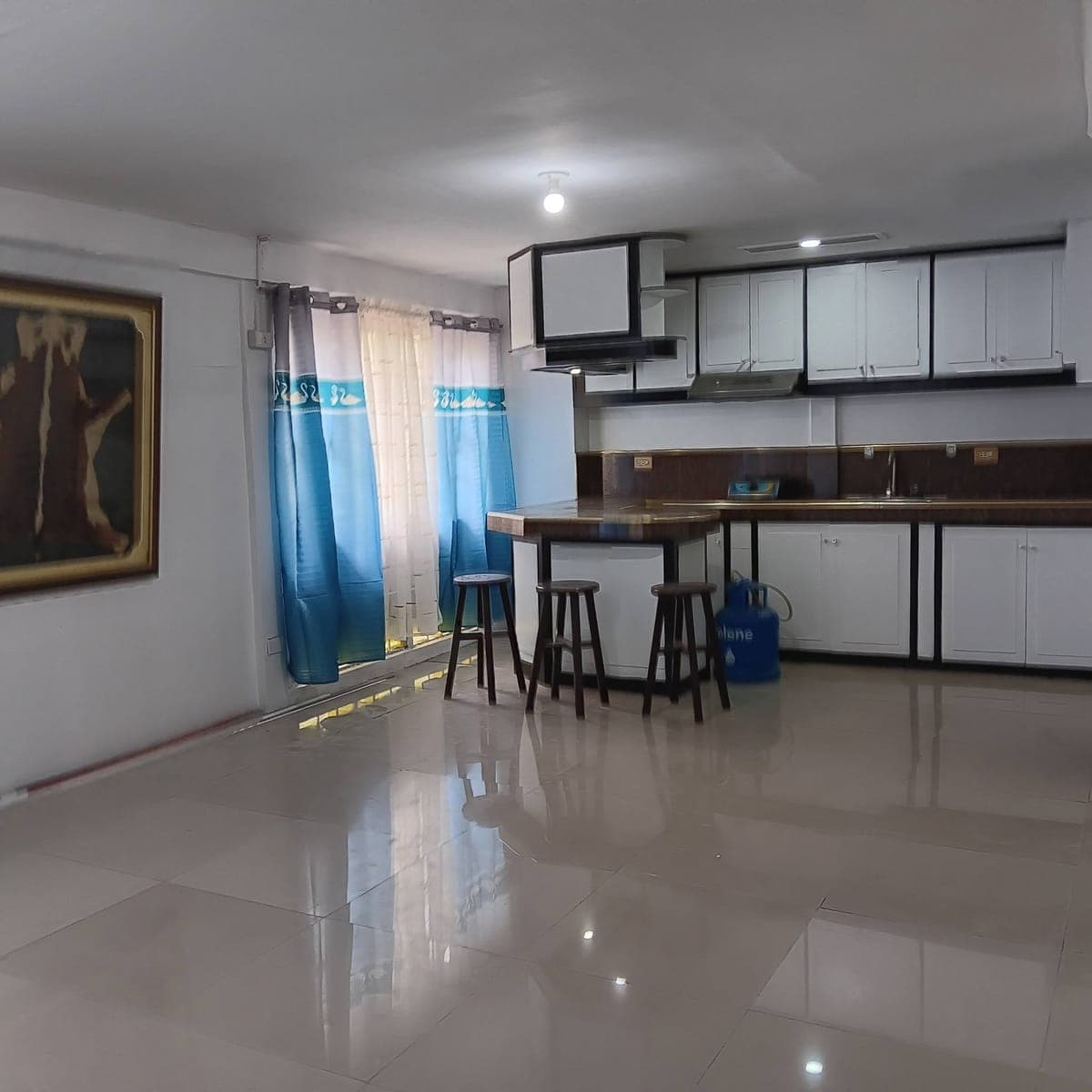 For Rent: 2 storey condominium unit in Westmont Village, Sucat,  Paranaque. Walking distance from Pa... - photo 1