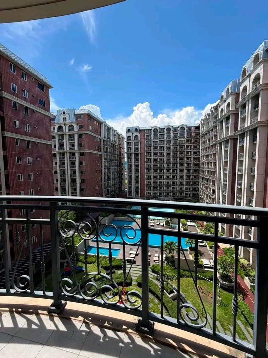 20K MONTHLY IN MONARCH PARKSUITES‼️ - photo 1