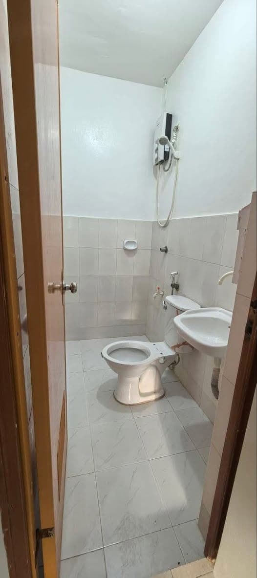 FOR RENT: Fully Furnished Studio Pad with Gate & Fence - photo 5