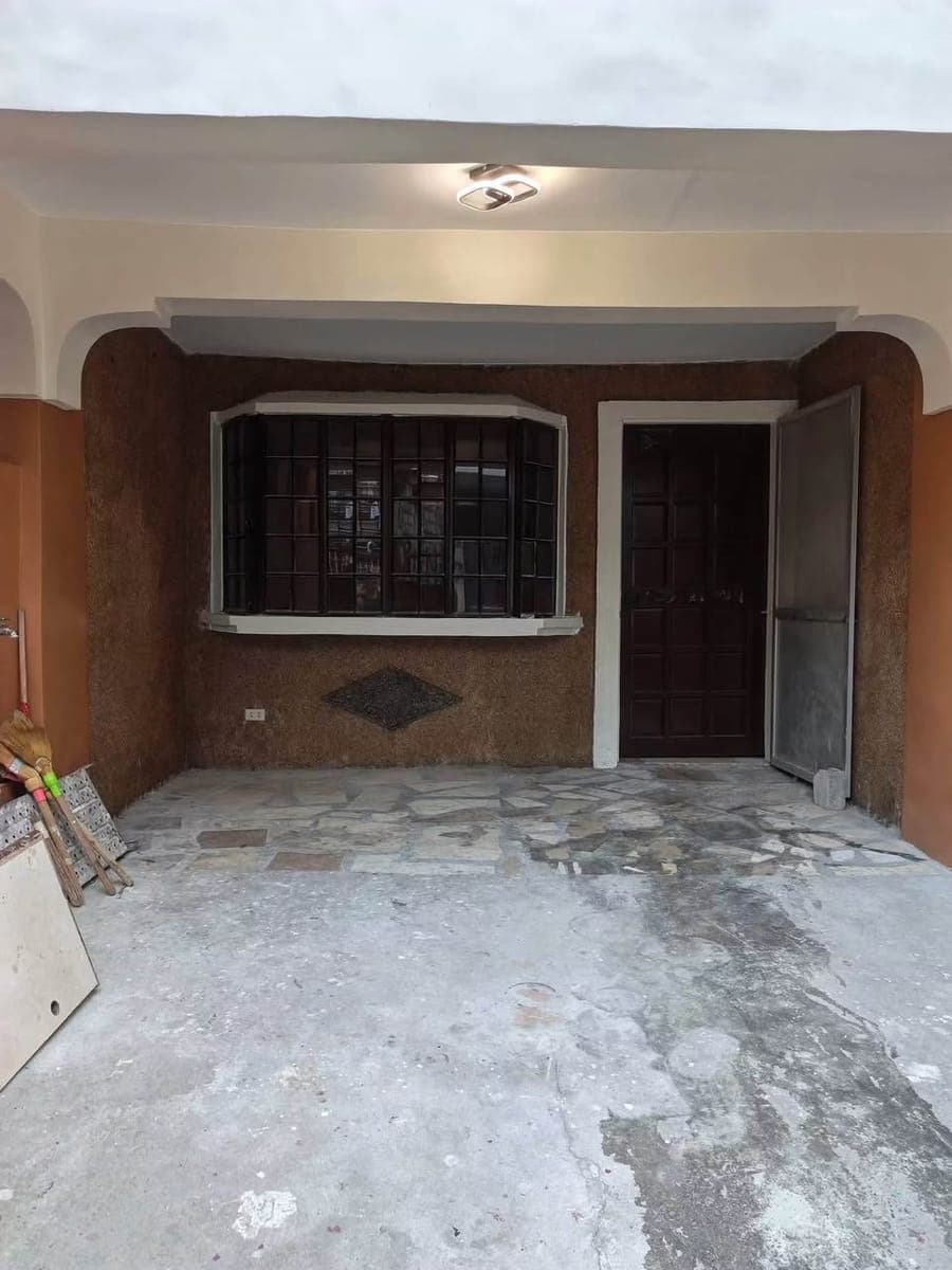 FOR RENT: 2-Storey House - photo 2