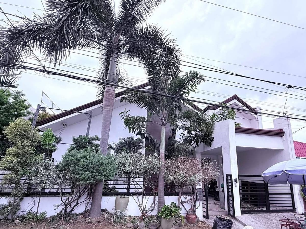 HOUSE FOR RENT IN BF HOMES - photo 1
