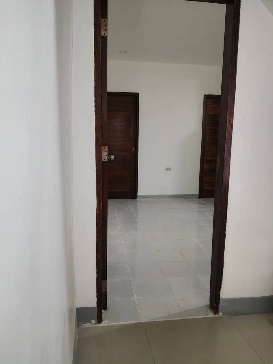 For rent: 2 bedroom unit -17k - photo 1