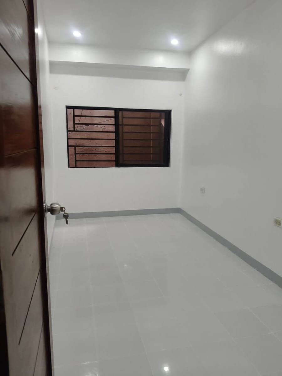 For rent: 2 bedroom unit -17k - photo 4