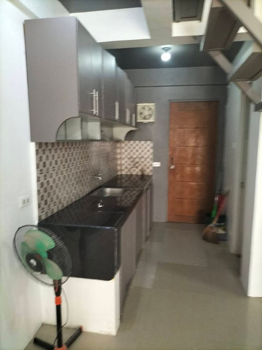 Apartment for rent (townhouse type) up &down located at annex 31 severina 18 Marcelo green paranaque... - photo 3
