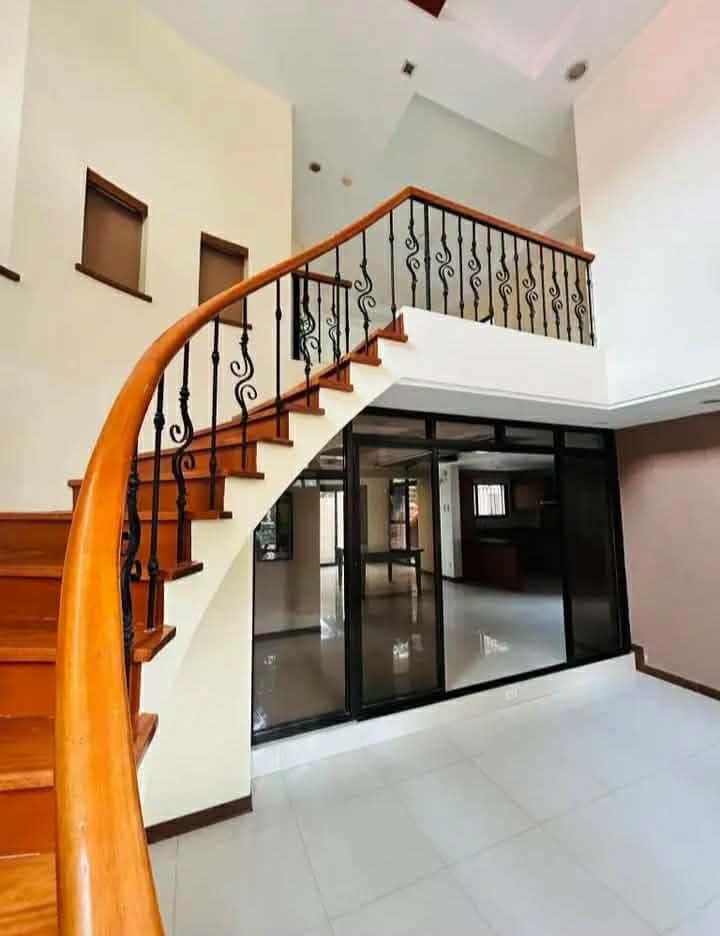 HOUSE FOR RENT IN TAHANAN VILLAGE BF PARAÑAQUE ‼️ - photo 3