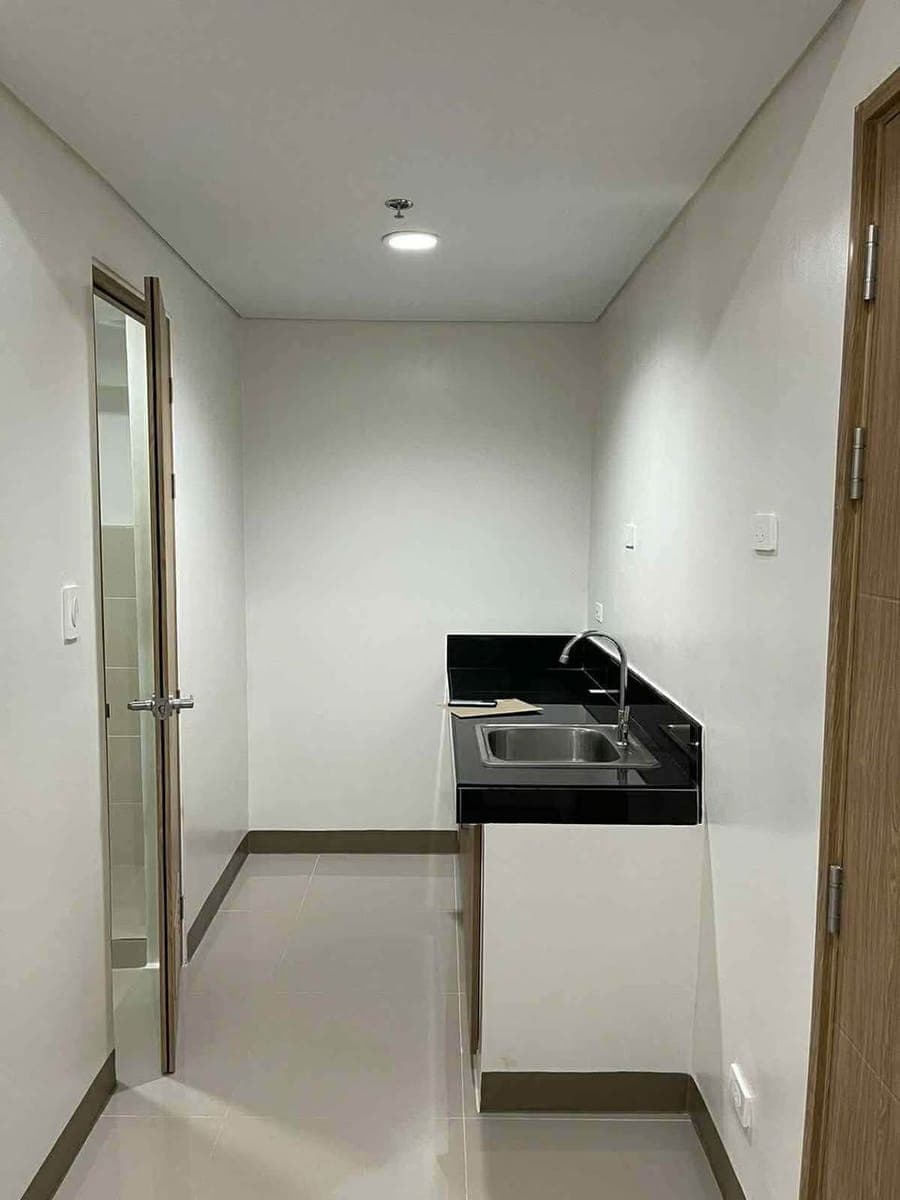 For rent! 2BR BARE UNIT 16,000 - photo 5