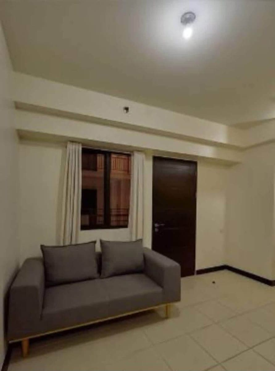 Two Bedroom with balcony Condo Unit for Rent in Calathea Place. - photo 4