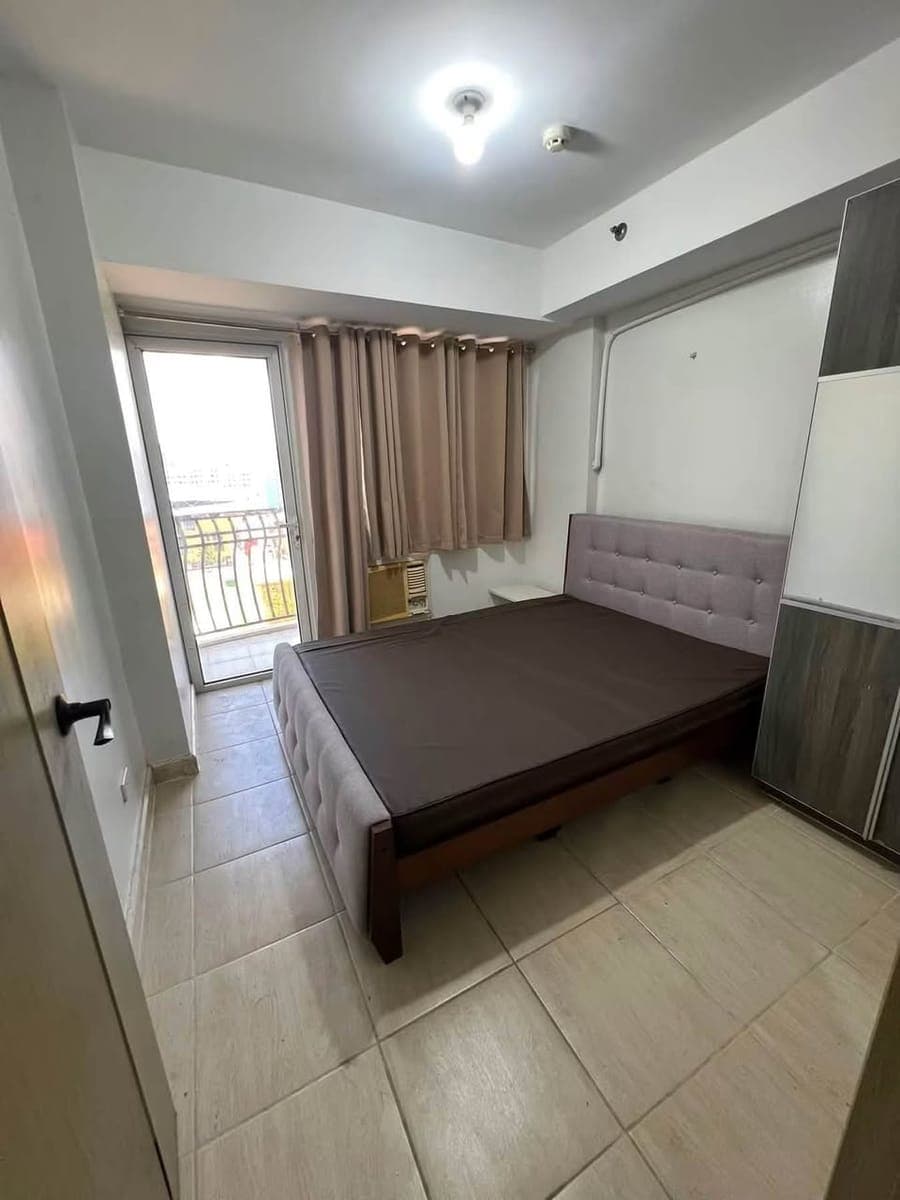 30k For Rent 2-Bedroom with Balcony at Solemare Parksuites, Parañaque City - photo 5