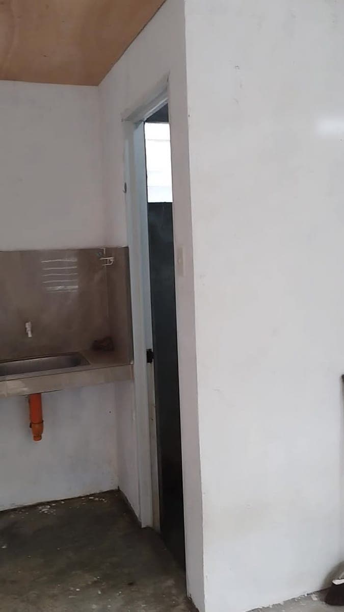 PTPA admin. for rent 1 room with attached bathroom 4k monthly and 1 month advance inside sa compound. good for 2 persons - photo 2