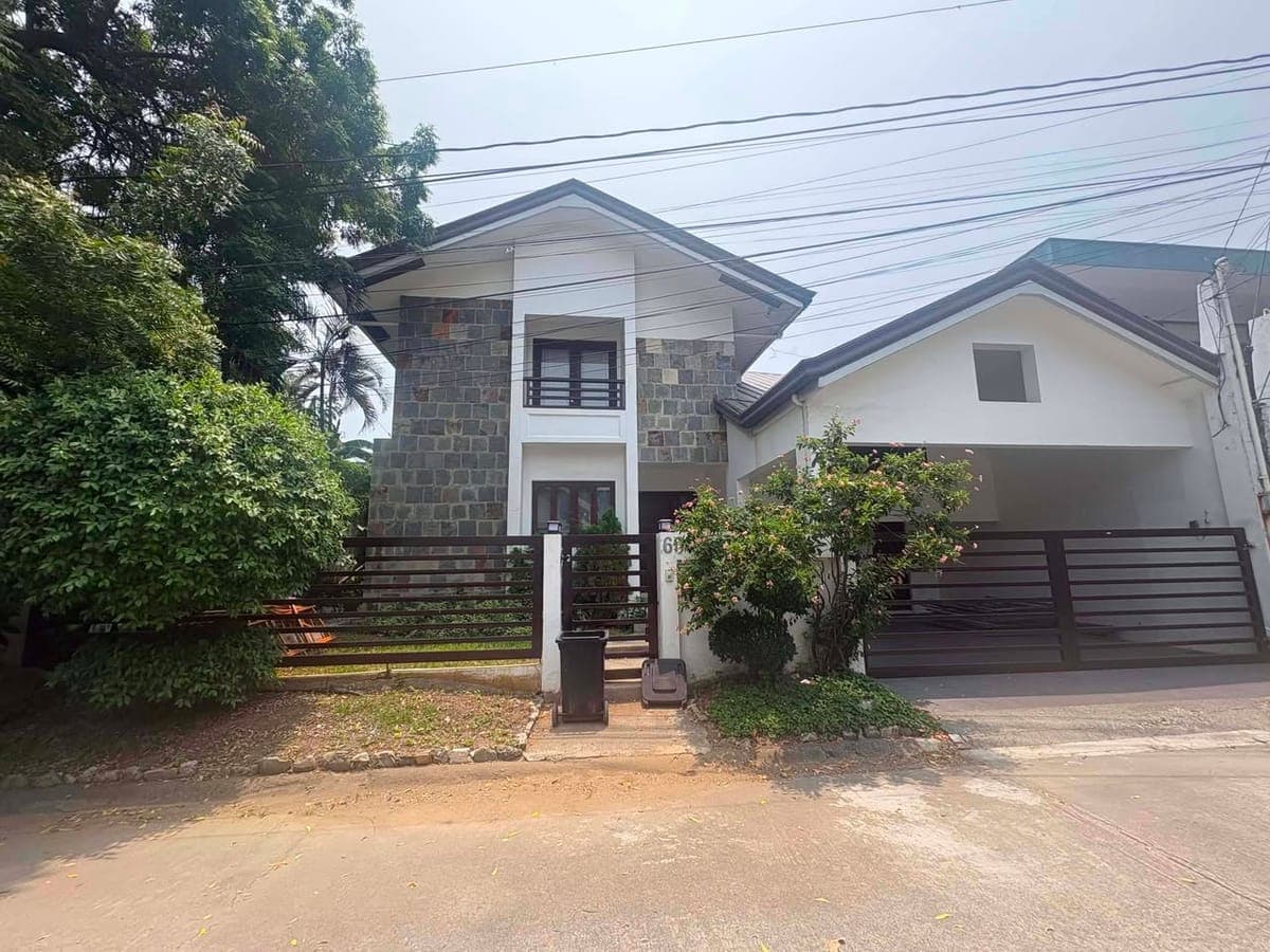 HOUSE FOR RENT IN BF HOMES - photo 1