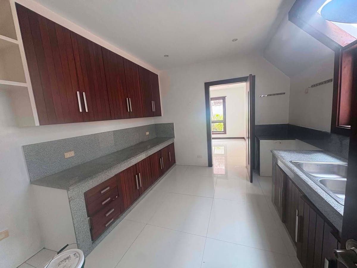 HOUSE FOR RENT IN BF HOMES - photo 3